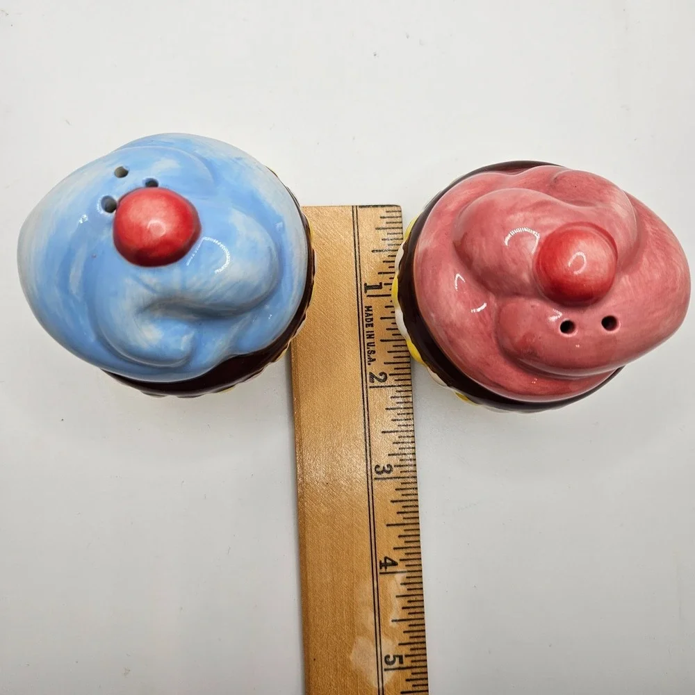 Gorham Cupcake Salt & Pepper Shakers Set Blue‎ Pink Cherry Top Ceramic Dessert